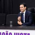 Regulamentação dos motoristas de app deve ser votada até abril, projeta Leo Prates em debate do Câmara pelo Brasil, em Salvador