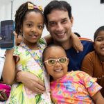 Mães atípicas compartilham desafios do dia a dia em encontro com Leo Prates